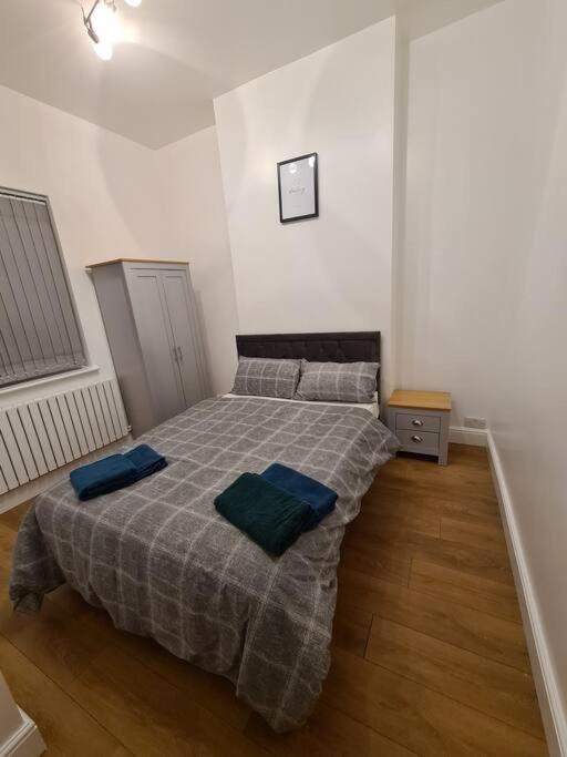 Luxury One Bedroom Flat London Exterior photo