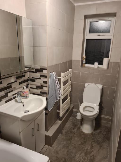 Luxury One Bedroom Flat London Exterior photo